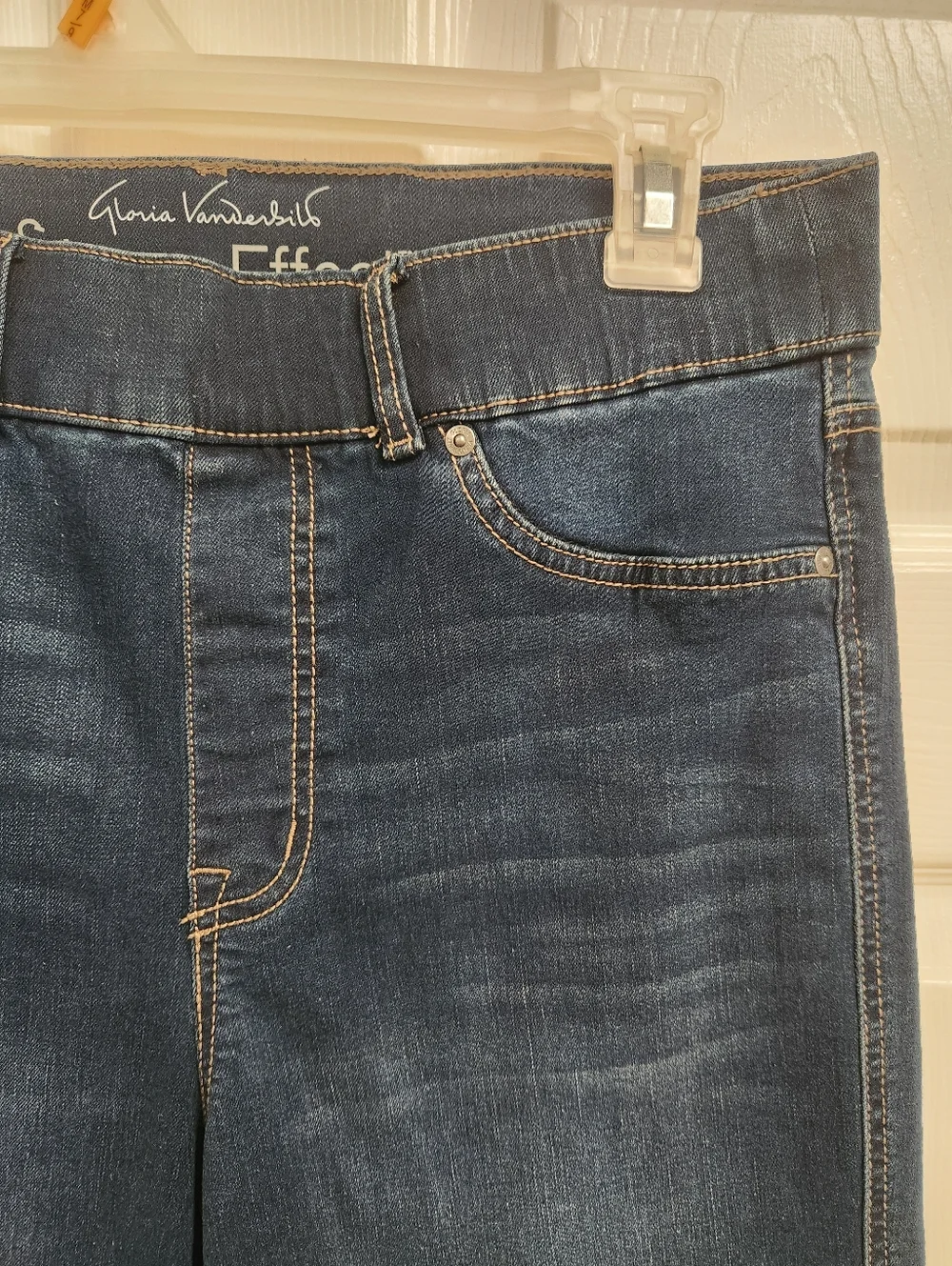 Gloria Vanderbilt Women's Dark Blue High Rise Capri Stretchy Jeans - Picture 2 of 8